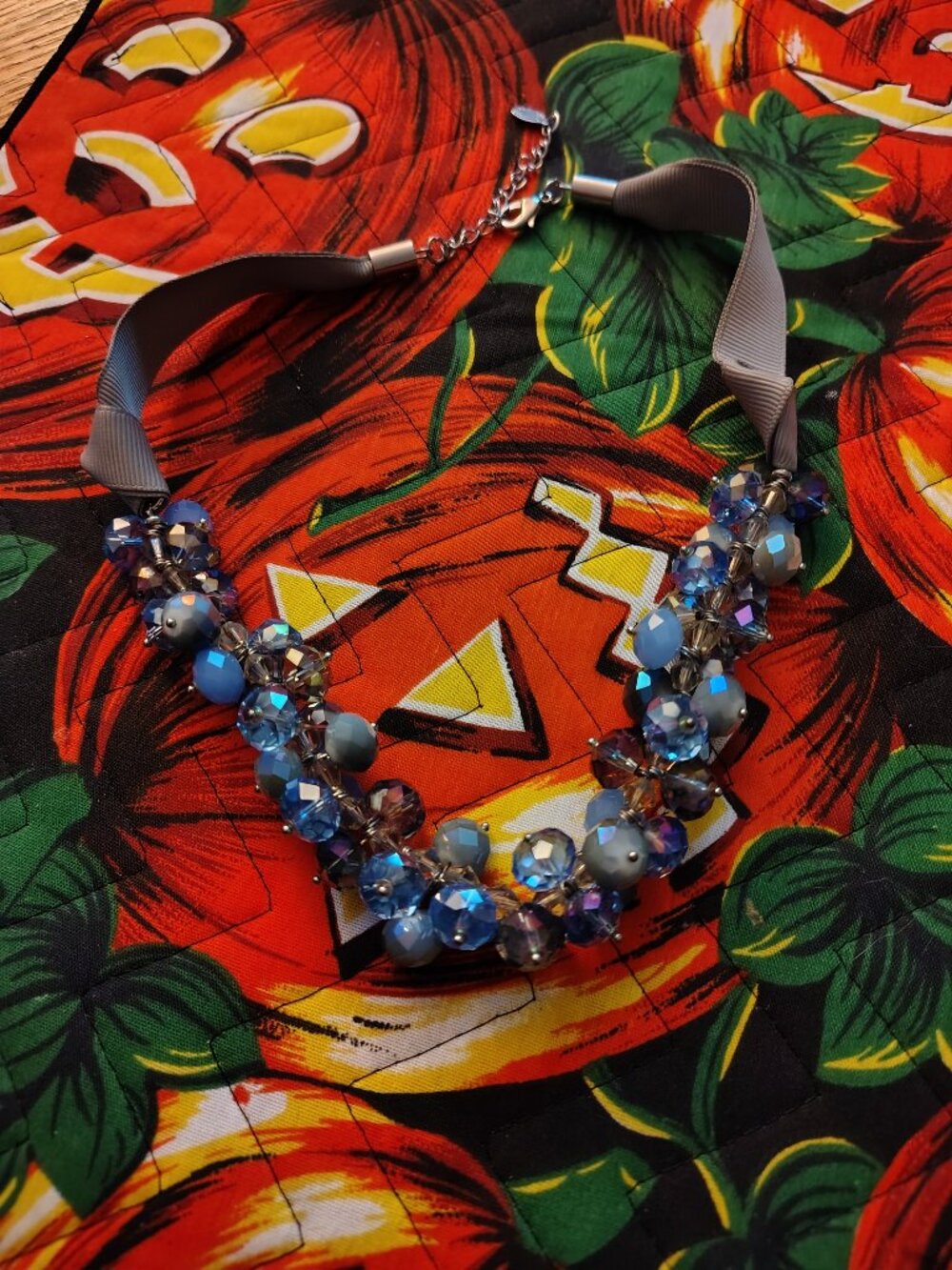 Ladies necklace